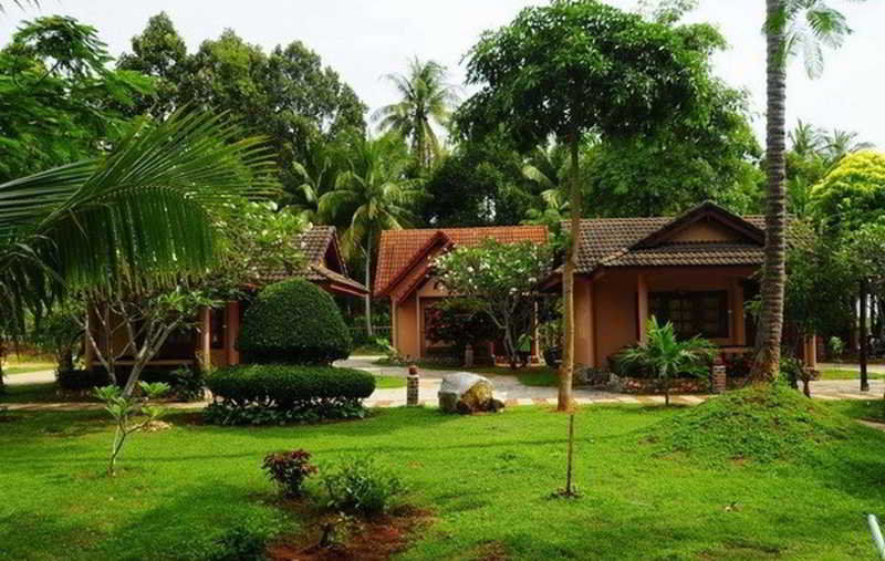 Alongkot Beach Resort Khanom Extérieur photo