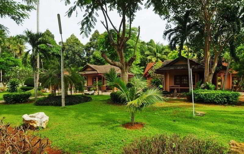 Alongkot Beach Resort Khanom Extérieur photo