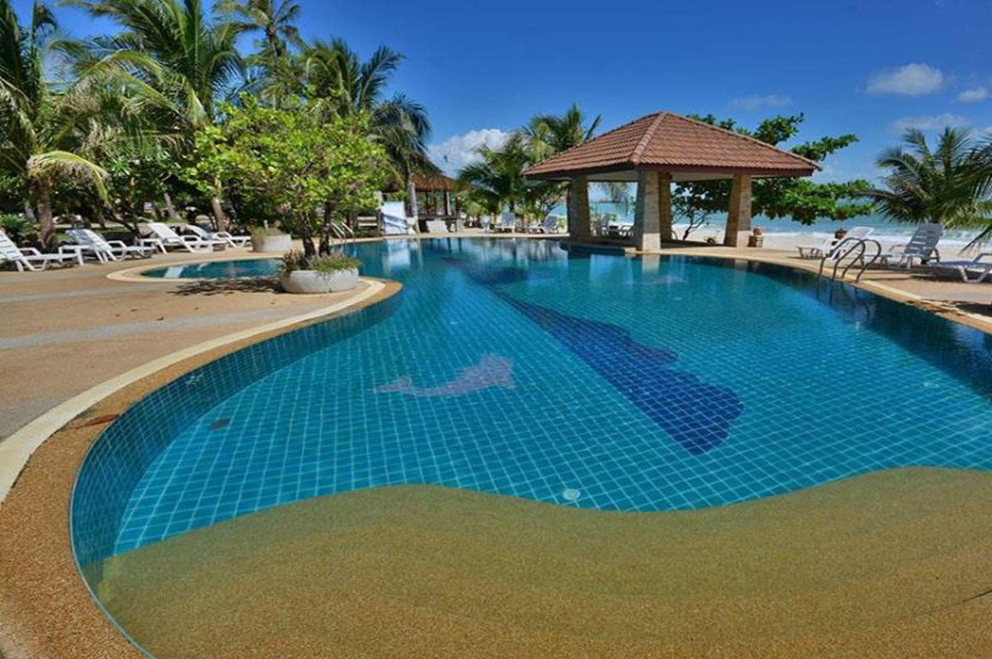 Alongkot Beach Resort Khanom Extérieur photo