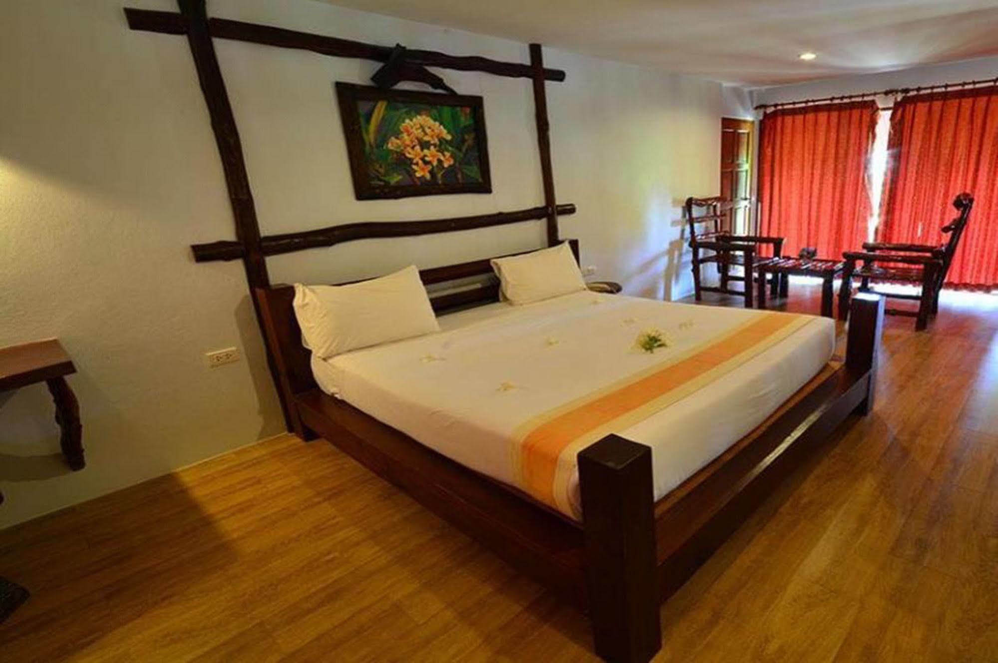 Alongkot Beach Resort Khanom Extérieur photo